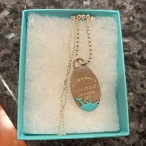 Please return to Tiffany ny necklace, good condition